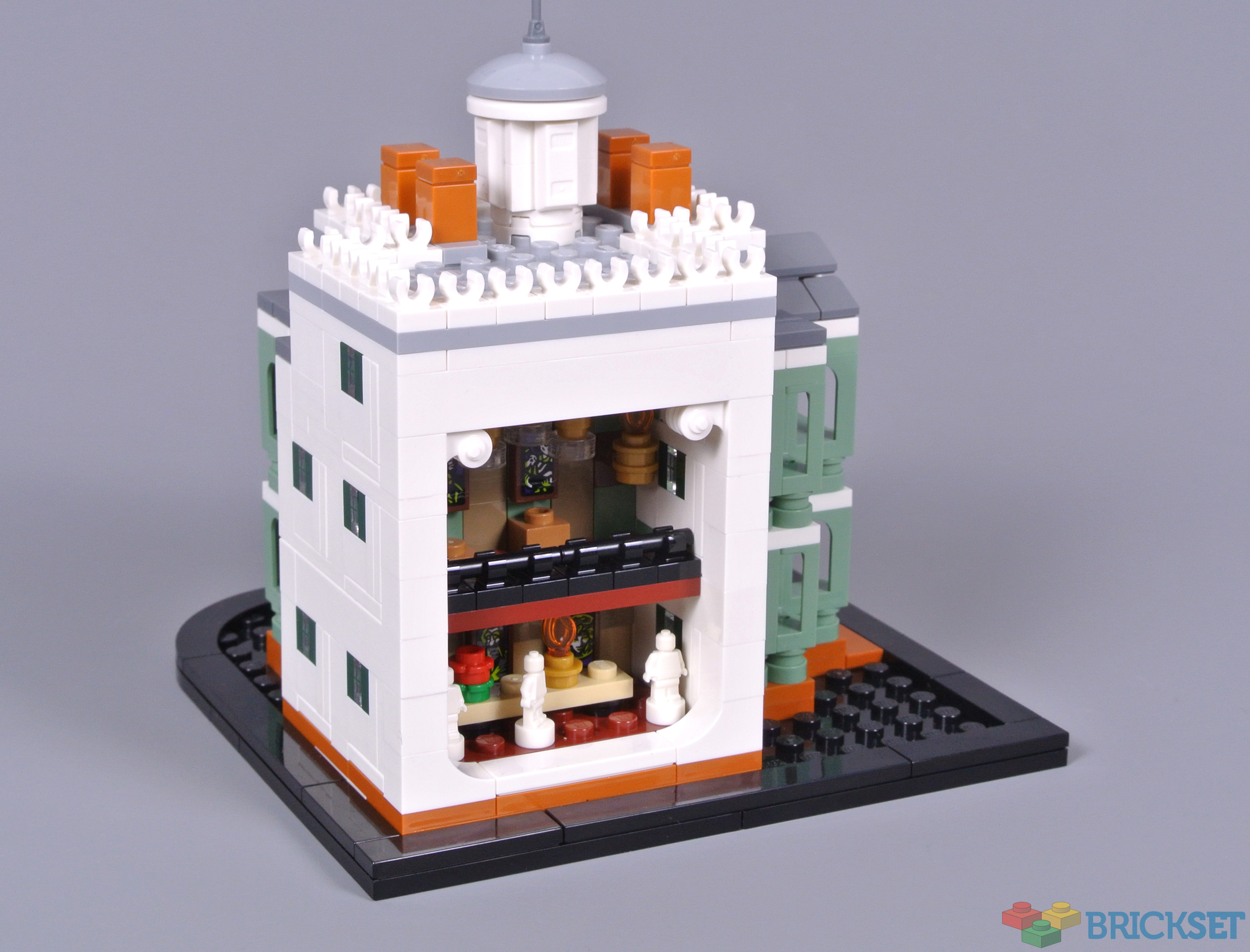 Lego haunted house discount brickset